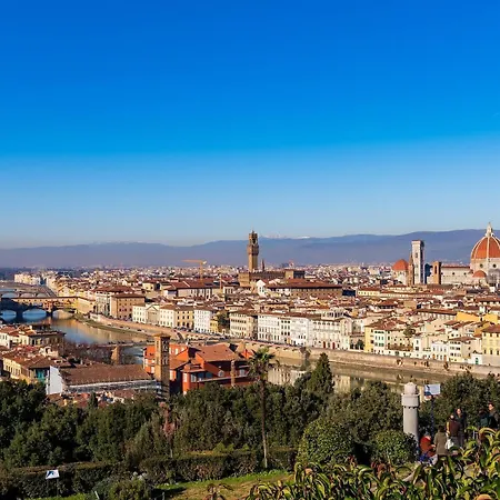 Four Season's Luxury 300 Mt From Duomo