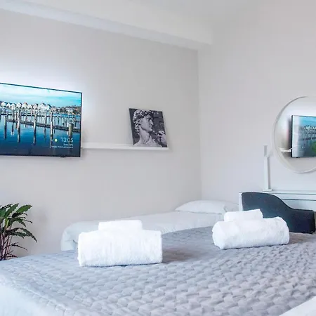 Апартаменты Your In With Parking, 10 Min From The Center By Tram Флоренция