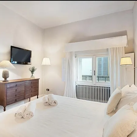 Apartment Tornabuoni Living