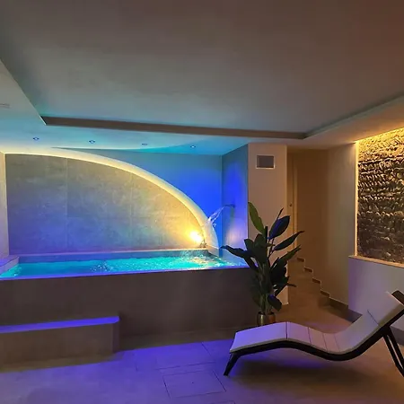 Dimora Collection - Le Corti - Boutique Luxury In A Restored 13th Century Convent, With Sauna And Gym (adults Only) *