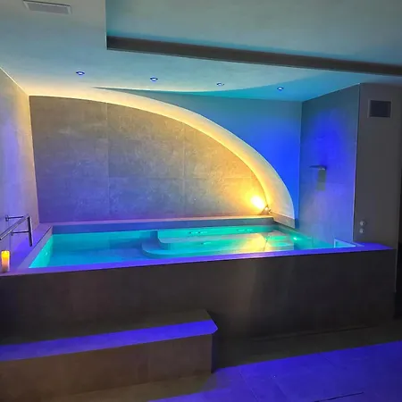 Dimora Collection - Le Corti - Boutique Luxury In A Restored 13th Century Convent, With Sauna And Gym (adults Only) *