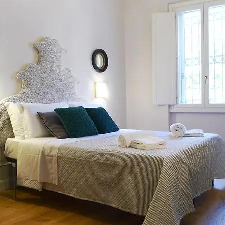 Pietro Apartment *