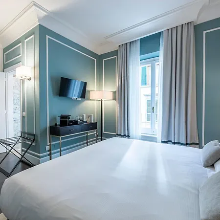 Glimpse Hotel 4*