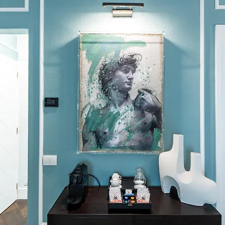 Glimpse Hotel 4*