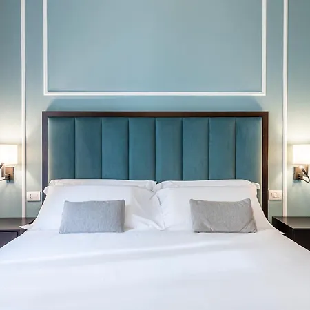 Glimpse Hotel 4*