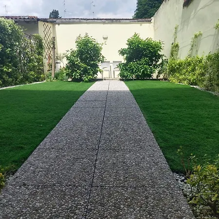 Movie Star With Garden Apartmán