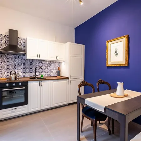 Stylish & Modern Near San Lorenzo Market Апартаменты