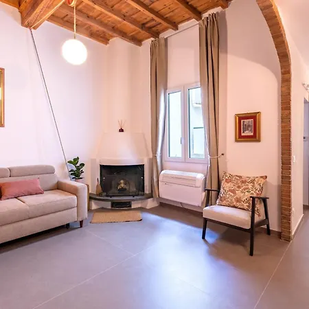Stylish & Modern Near San Lorenzo Market Апартаменты