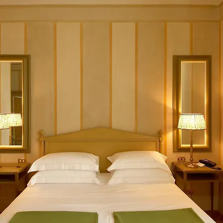 Antica Torre Tornabuoni Bed & Breakfast 4*