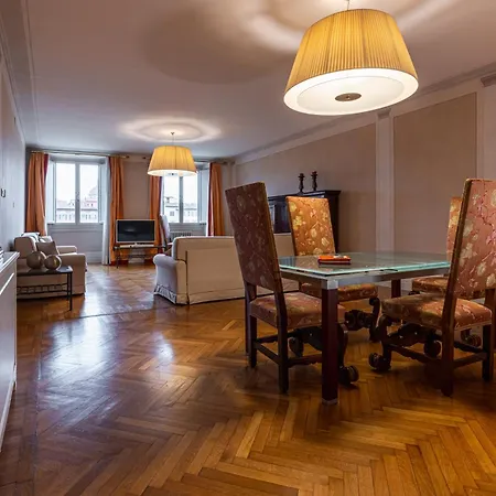 Antica Torre Tornabuoni Bed & Breakfast 4*