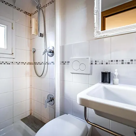 Apartment Roommo Carmine Florence