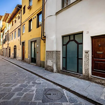 Roommo Carmine Florence