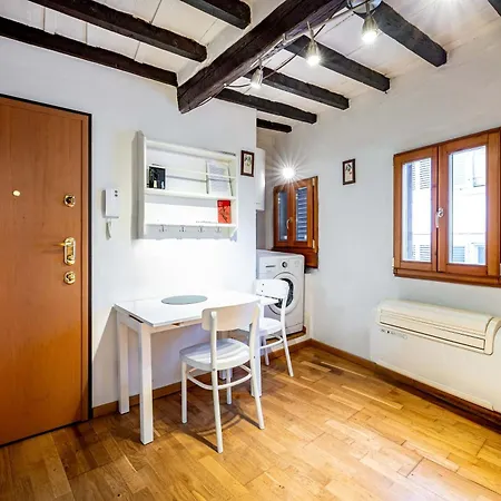 Apartment Roommo Carmine *