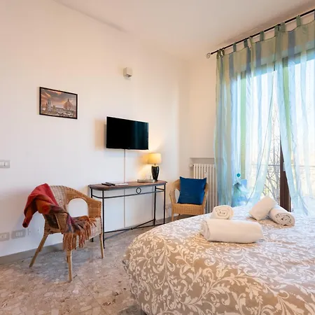 Keys Of Italy - Orsini 70 - 1 Bedroom With River View Апартаменты