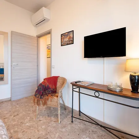 Keys Of Italy - Orsini 70 - 1 Bedroom With River View Апартаменты