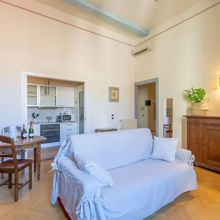A Flat In Via Della Vigna Nuova Apartment *