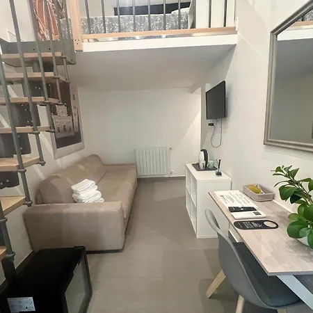 Sant Antonino First Floor Relais Affittacamere *