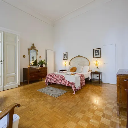 Lungarno Prestige - Residenza Nobiliare Florence