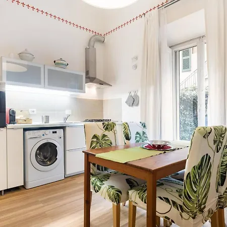 Apartment Comfy Unit Suitable For Work Street Level With Patio