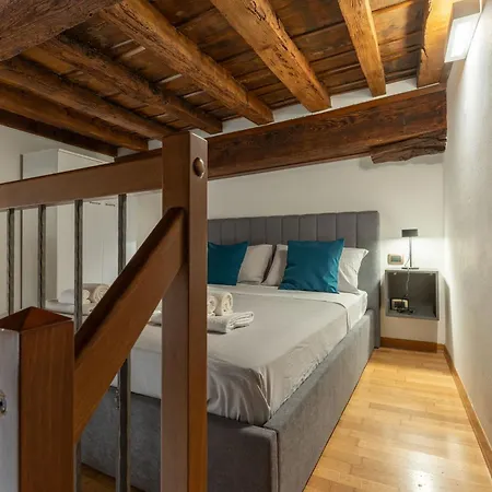 Uffizi & Ponte Vecchio Historical Free Wifi Apartment *