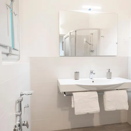 Lungarno - Free Parking Apartment Florence