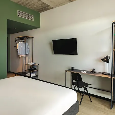 Hotel The Social Hub Belfiore 4*