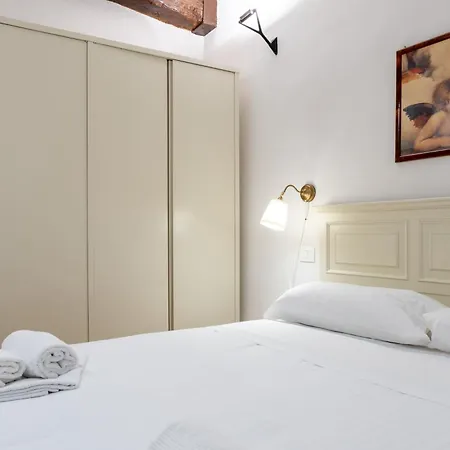 Apartment Bargello