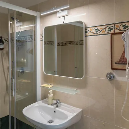 Zanobi 45 Florenz