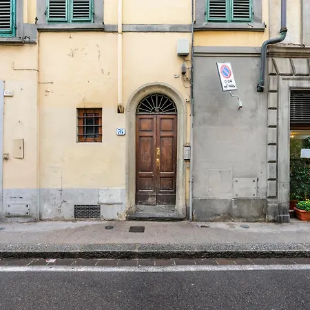 Apartment Oltrarno Deluxe, *