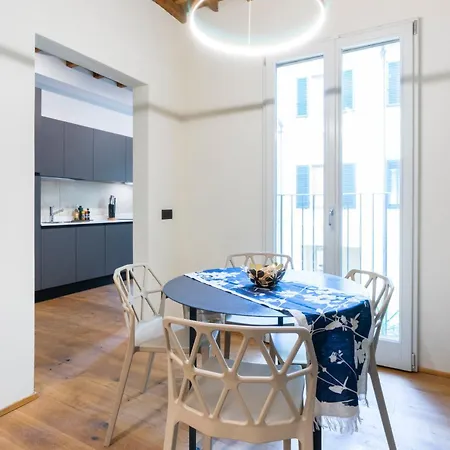 Oltrarno Deluxe, *