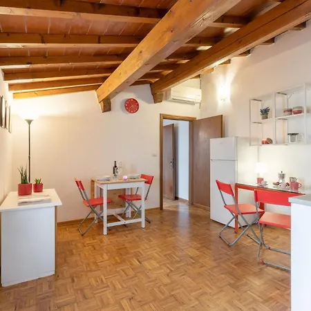 Apartment In Florence