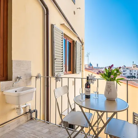 Dome House, Apartment