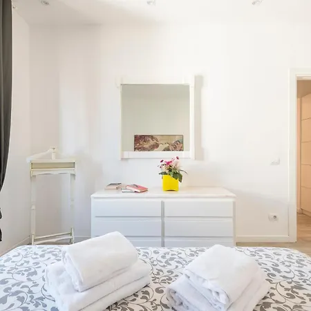 Dome House, Apartment