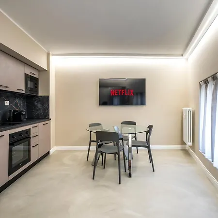 Elegance A Pochi Passi Dal Centro Apartment *
