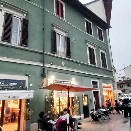 Apartamento Charming & Spacious Florentine Just Two Mins From Tram Stop Florencia