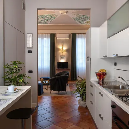 Aparthotel Palazzo Alfani - Residenza D'epoca 3*
