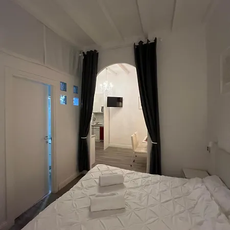 Michelangelo's Place Apartment Florence