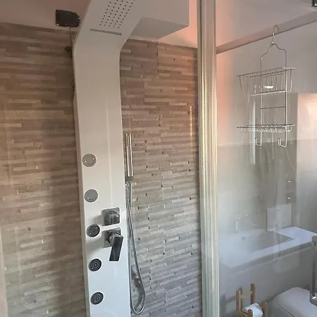 New, Bright, Cozy With View Apartamento