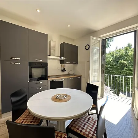 Borgo Verde-5 Minutes From The Station Appartement *