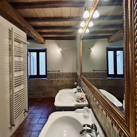 Santa Monaca Medieval Apartment *