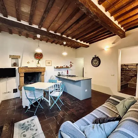 Santa Monaca Medieval Apartment *