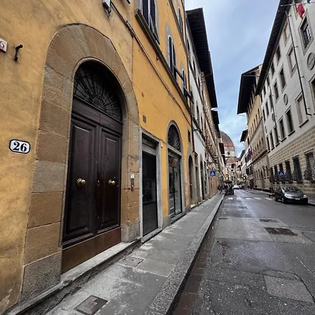 Brunelleschi - 14th Century Just 120 Steps From Cathedral - Intero Apartment Florence