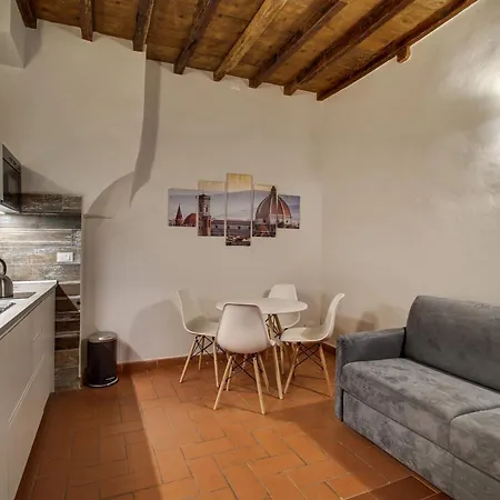 Apartment Pilastri Near Santa Croce *