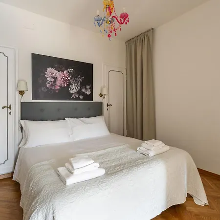 Acciaiuoli 18 Apartment