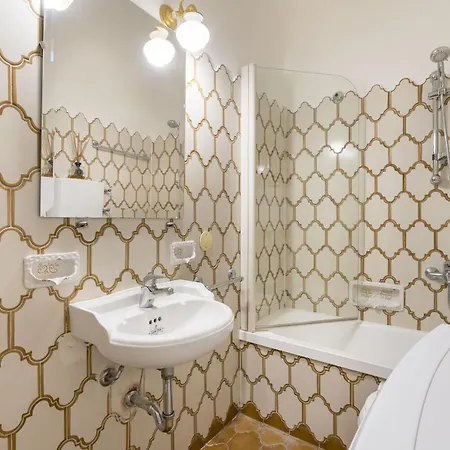 Apartment Acciaiuoli 18
