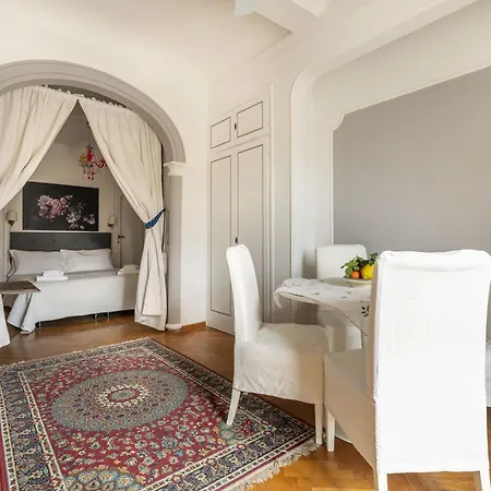 Acciaiuoli 18 Apartment Florence