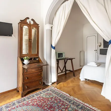 Acciaiuoli 18 Apartment Florence