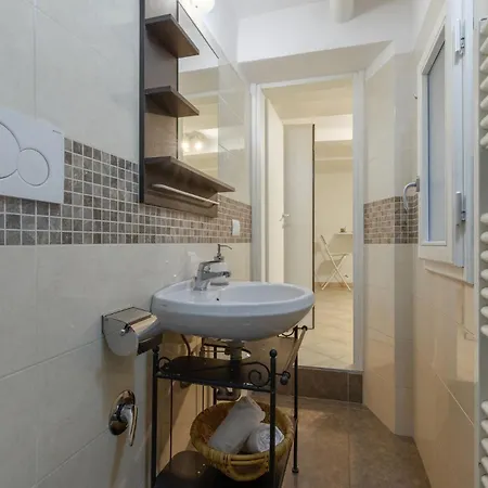 Lovely In The Center Of Apartment *