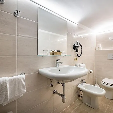 Hotel Alessandra 2*