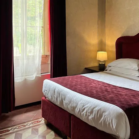 Aparthotel Numa Palazzo San Niccolo Florence